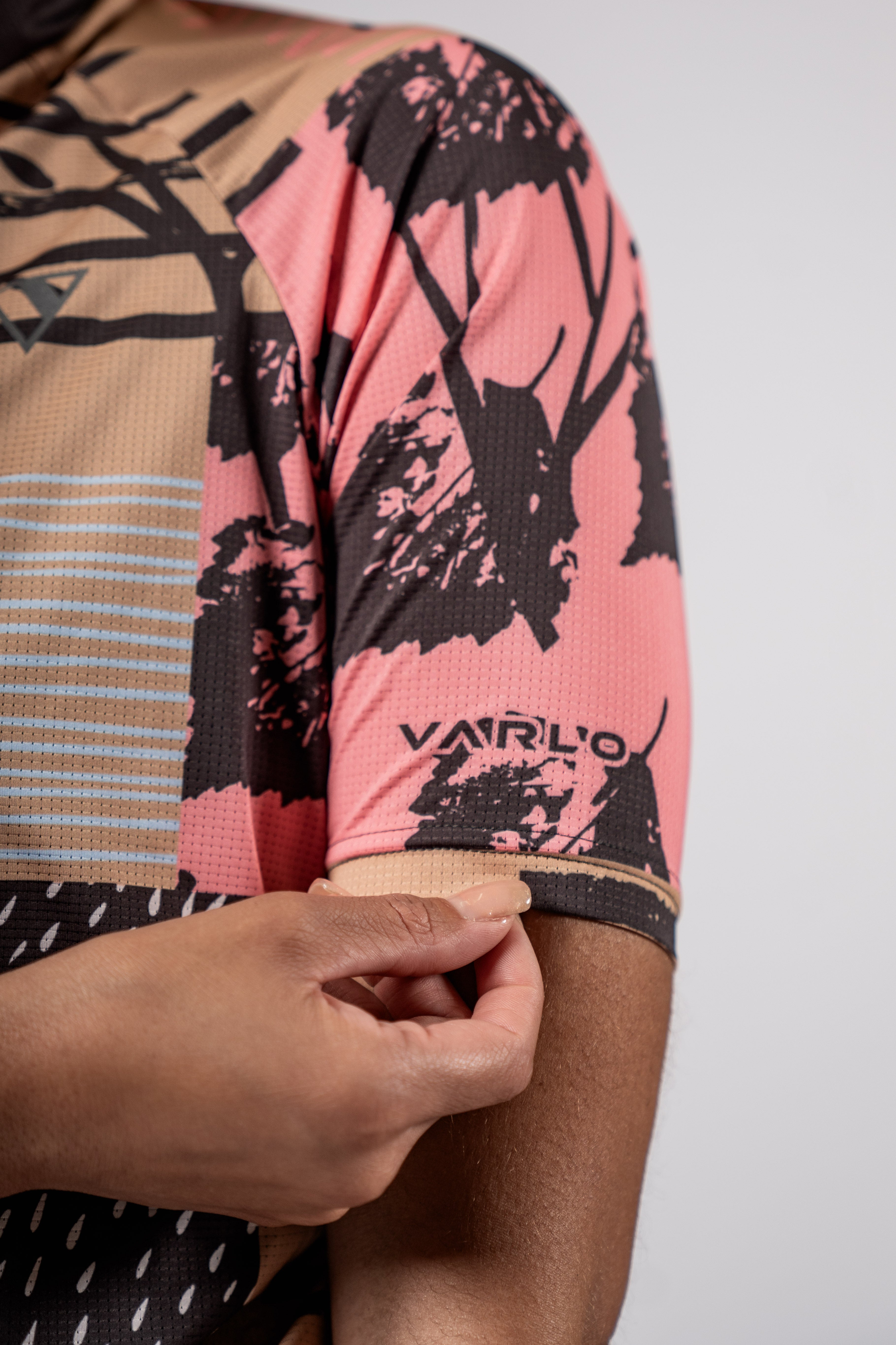 VALLAD WORLD ROMANCE SERIES CA io着用 Varlo Pioneer Gravel Cycling Jersey (Arcadia Brown) - Women's